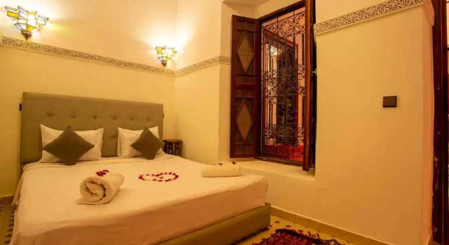 Camera Standard Riad Aymane