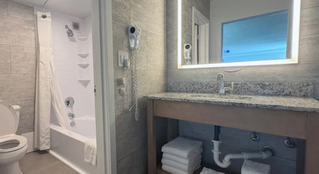Полулюкс Deluxe The Harrison Hotel Downtown Hollywood FL, an Ascend Collection Hotel