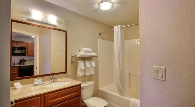 Двухместный люкс c 1 комнатой Candlewood Suites Milwaukee Airport by IHG