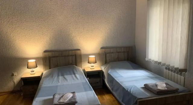 Nickos Hotel, Забронировать Отель Калак-Музеуми Кутаиси, рядом с Bagrati Cathedral