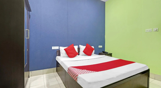 Люкс Standard OYO Flagship 83089 Hotel Drizzling Land