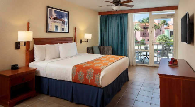Двухместный люкс с видом на сад Bluegreen at La Cabana Beach Resort & Casino