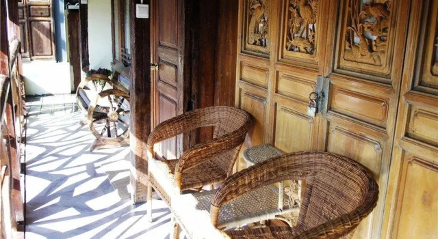 Lijiang Qingjing Inn, Забронировать Отель Лицзян Юньнань, рядом с Улица Сквер-стрит Древнего города Даянь