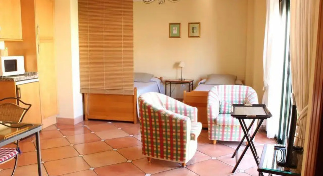 Apartamentos Flores, Забронировать Апартаменты/квартира Торремолинос Коста-дель-Соль, рядом с Пляж El Saltillo