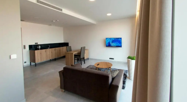 MG Restaurace/Luxury Apartments, Rezerwuj Apartament Hotele w Central Bohemia z parkingiem, Parking