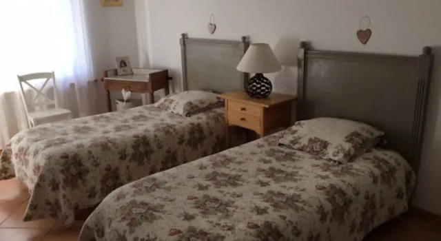 Domaine Sainte Marie Des Ollieux, Book Bed and Breakfast Hoteller i Corbières med parkering, Parkering