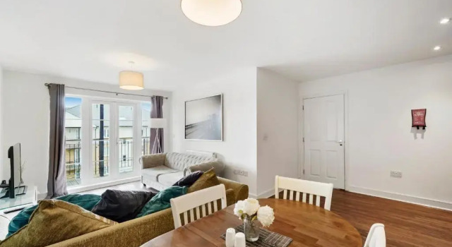 Clarendon Heights - Stylish Two-Bedroom Apartment, Varaa Huoneisto Asunnot kohteessa Merseyside, Huoneisto