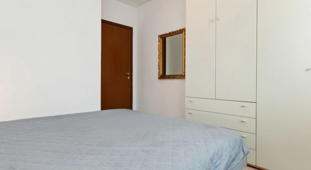 Коттедж Vibrant Holiday Home in Lazise with Swimming Pool near 2 Lakes