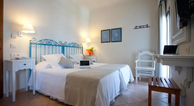 Двухместный номер Standard Hostal la Savina