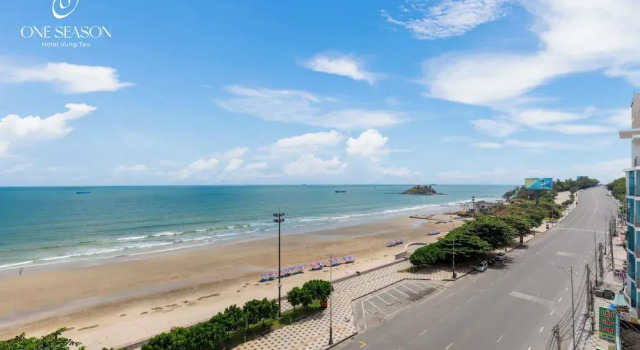 Четырёхместный номер Standard с балконом и с видом на океан ONE SEASON BOUTIQUE HOTEL Vung Tau - BEACHFRONT