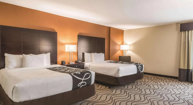 Четырёхместный номер Standard La Quinta by Wyndham Knoxville Central Papermill