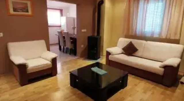 Denis Apartment, Book Lejlighed Hoteller i Pasman Island med parkering, Parkering