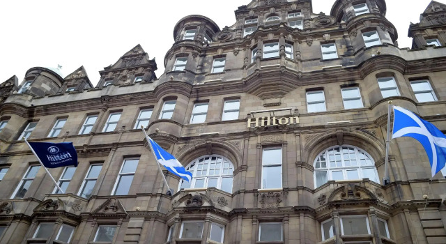 Номер для гостей с ограниченными возможностями Hilton Edinburgh Carlton