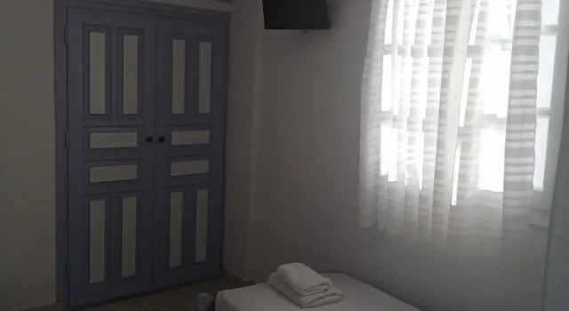 Номер Economy с балконом Nikolas Naousa Guesthouse