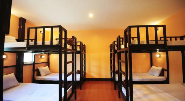 Кровать в общем номере (женский номер) Twin Palms Hostel Phi Phi