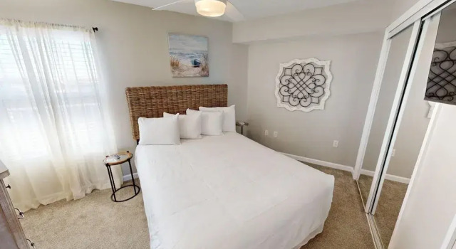 Seacrest 413 is a 2 BR Gulfside on Okaloosa Island by RedAwning, Book Lejlighed Fort Walton Beach Emerald Coast