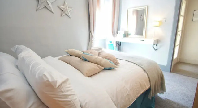 5 Luxury & Amazing Location Next to Arthur's Seat, Забронировать Отель Эдинбург Midlothian, рядом с Холирудское абатство