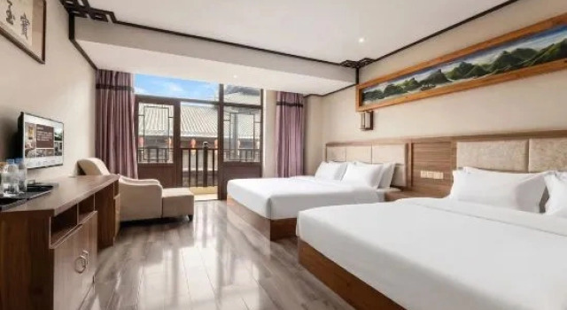 Четырёхместный люкс Premium Fengxitian Folk Hotel
