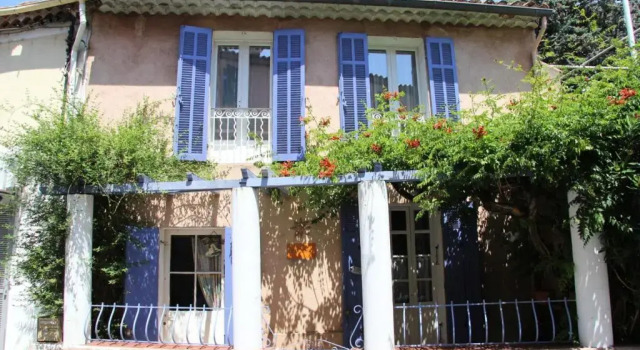 Maison 4 Pièces 9 Personnes Proche Plage 74657, Rezerwuj Hotel Roquevaire Carros