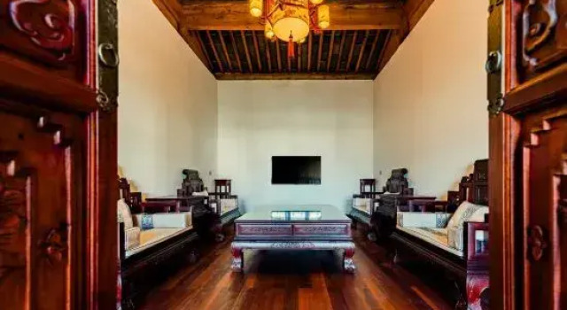 Люкс с 4 комнатами с балконом Floral Hotel· Honghe Jianshui Xushengyuan Boutique Hotel (Jianshui Ancient City Branch)