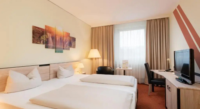 Двухместный номер Comfort NOVINA HOTEL Südwestpark
