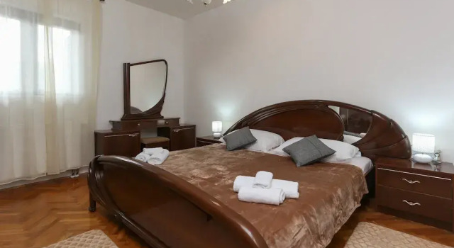 Sunny Elegant Apartments in Trogir, Rezerwuj Apartament Hotele w Split-Dalmatia County z parkingiem, Parking