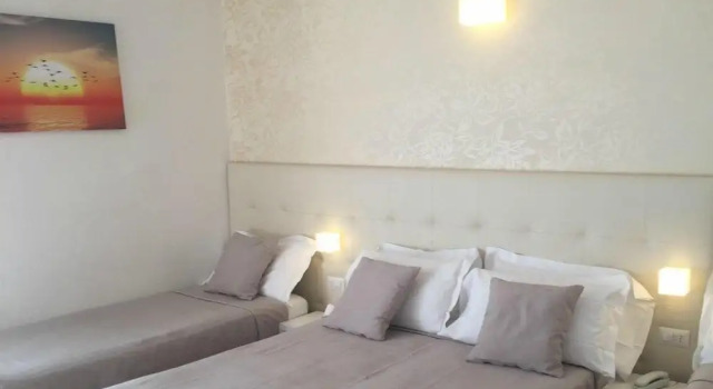 Трёхместный номер Classic с балконом Hotel Ardea