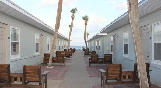 Люкс с 2 комнатами с видом на сад Shoreline Suites & Cabana Cottages - Beachfront