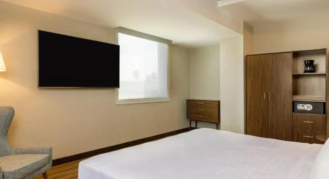 Полулюкс Four Points by Sheraton Monterrey Airport