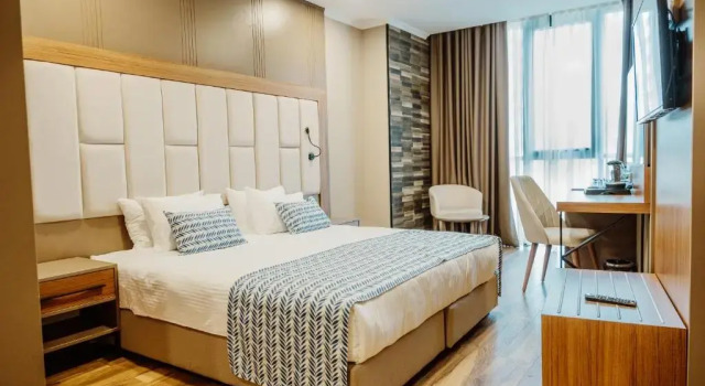 Двухместный номер Standard King Solomon Batumi Hotel