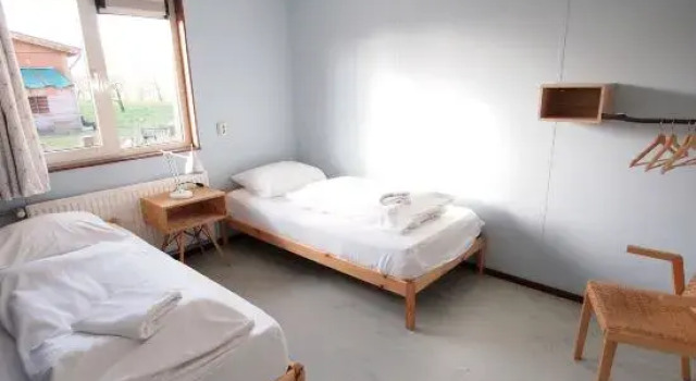 Апартаменты Amsterdam Farm Lodge: green area, great with kids