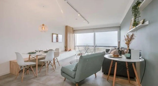 Студия Modern Studio With Seaview and Parking