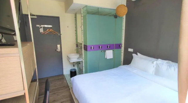 Standardní Dvoulůžkový s manželskou postelí pokoj s balkonem A Hotel Chinatown