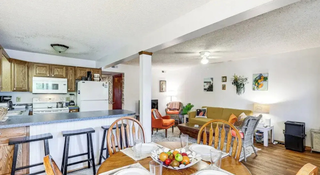 Апартаменты Unwind Poolside, Walk to Sand! Ocean City Condo