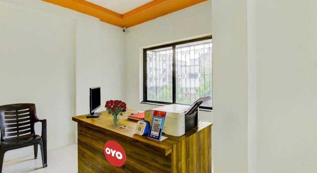 OYO Flagship 70003 Ap Royal Rooms