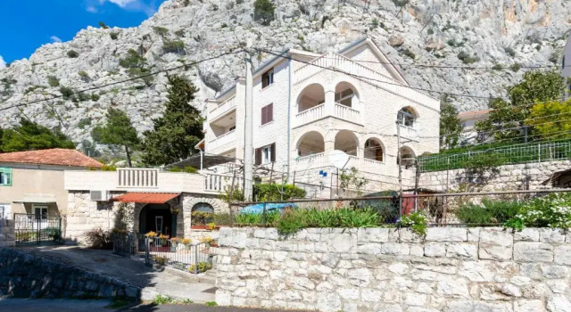 Апартаменты Apartments Villa White House