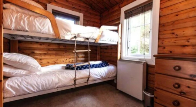 Cozy Mountain 2 Bed Log Cabin