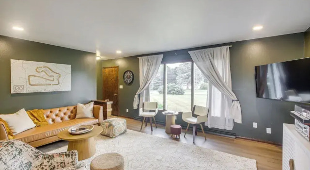Updated Plymouth Home ~ 5 Mi to Road America!, Buchen Sie Ferienhaus Plymouth Wisconsin