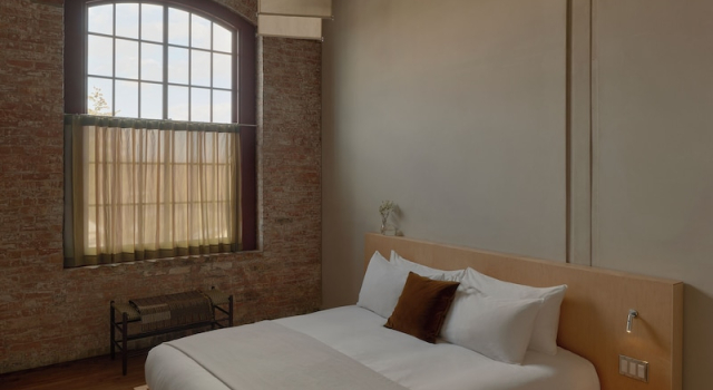 Люкс Pocketbook Hotel and Baths
