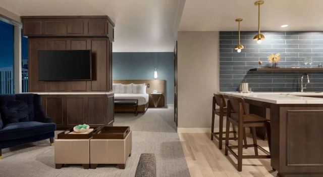Двухместный полулюкс с видом на город Carte Hotel San Diego Downtown, Curio Collection By Hilton