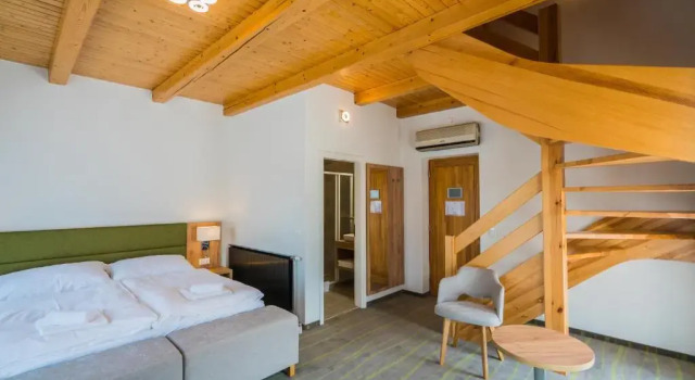 Семейный номер Standard с балконом Hotel Diana