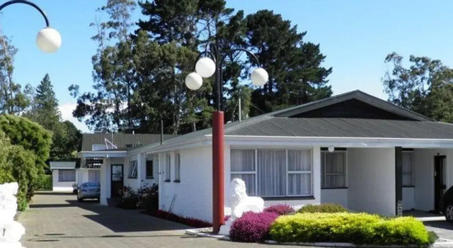 Люкс Queens Park Motels