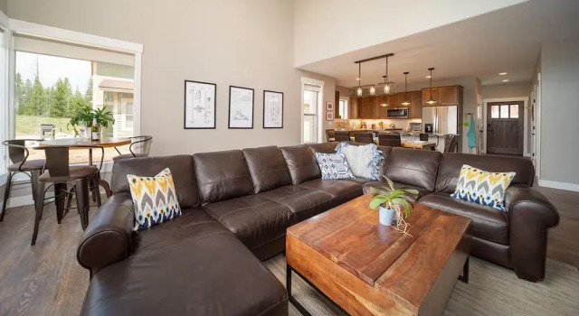 71 Alder Brook Homers Hideaway by Stay Winter Park, Забронировать Дом для отпуска Отели Винтер Парка с парковкой, Парковка