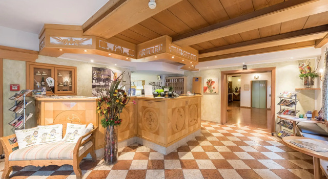 Hotel Gasthof Bräuwirt, Забронировать Отель Отели Района Флахгау с завтраком, Завтраки