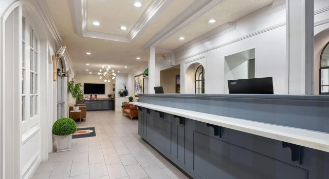 Super 8 by Wyndham New Orleans