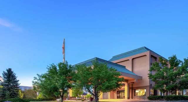 Кровать в общем номере Spark by Hilton Colorado Springs I 25 Central