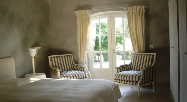 Le Petit Miracle, Rezervovat Hotel Hotely v Luberon s parkováním, Parkování