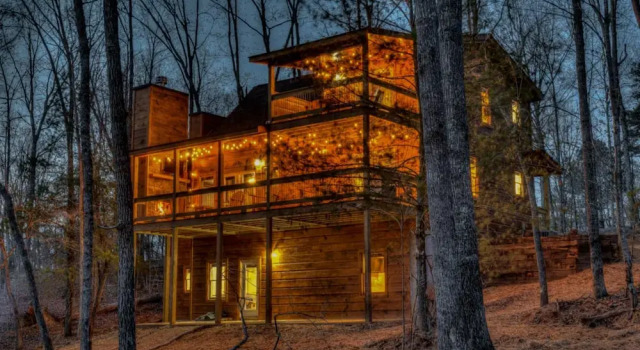 Wolfs Den II by Escape to Blue Ridge, Rezerwuj Hotel Blue Ridge Georgia