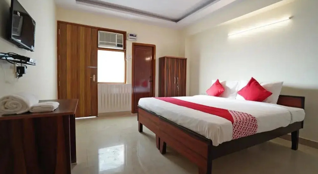GMD Vasundhara by OYO Rooms