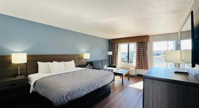 Двухместный номер Standard с балконом Quality Inn - On The Lake Clarksville-Boydton